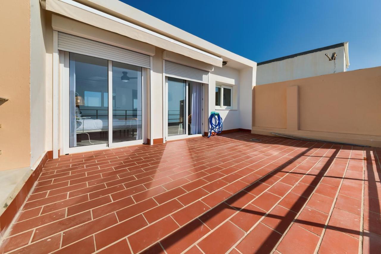 Holidays2Fuengirola Duplex With Stunning Sea View, Terraces,1St Line Beside Port Экстерьер фото