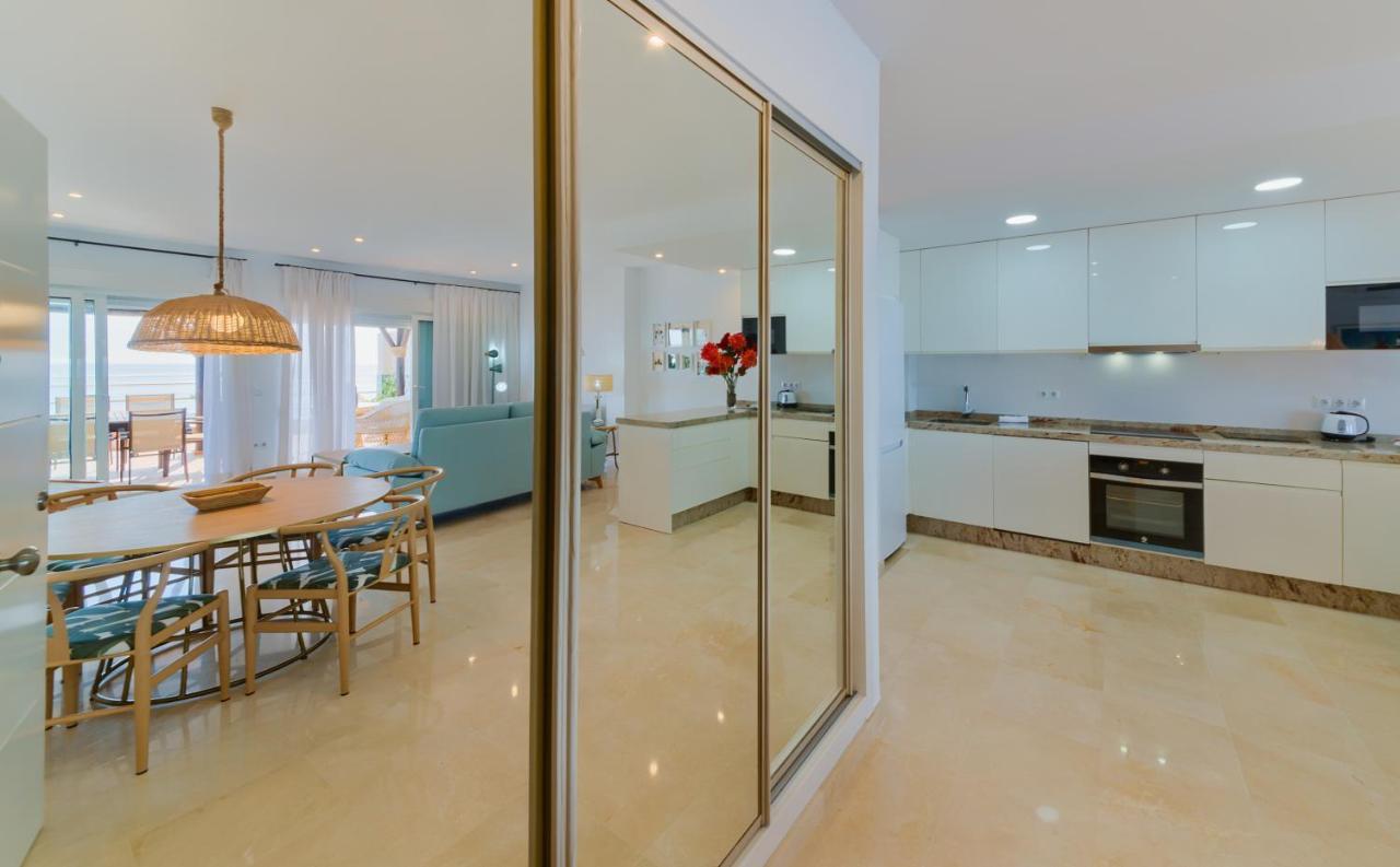 Holidays2Fuengirola Duplex With Stunning Sea View, Terraces,1St Line Beside Port Экстерьер фото